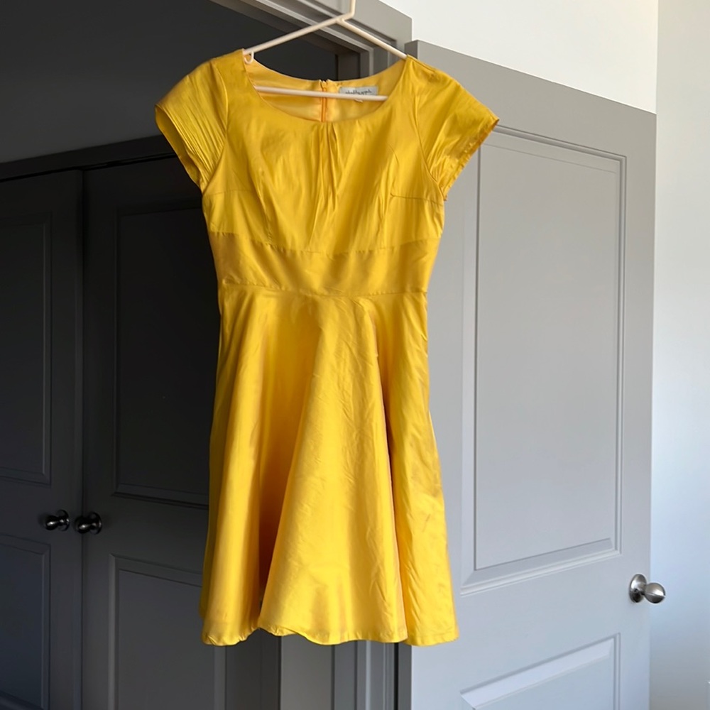 Shabby apple yellow knee length dress